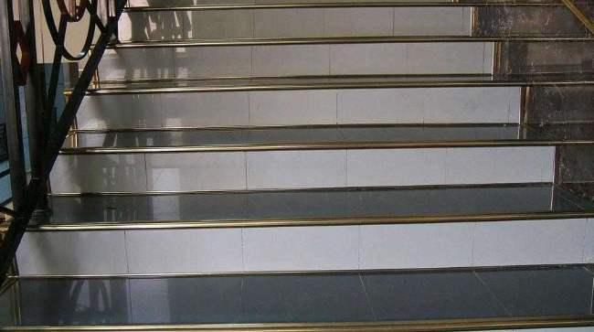 楼梯防滑装饰铜条效果图